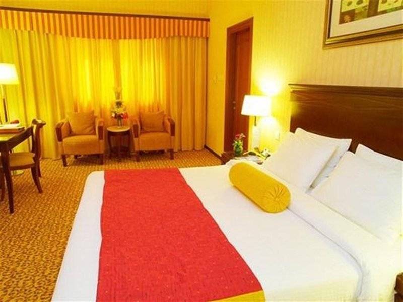 Howard Johnson Plaza By Wyndham