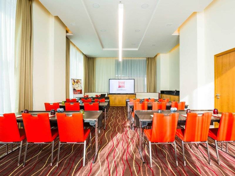 ibis Mall Avenue Dubai