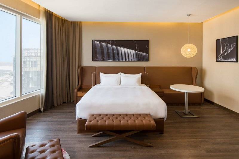 Radisson Blue Dubai Canal View