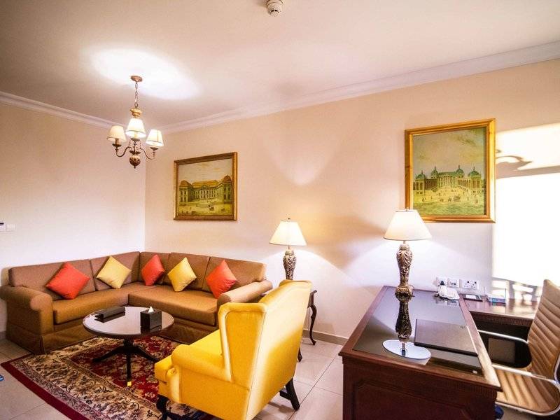 Mercure Dubai Barsha Heights Hotel Suites