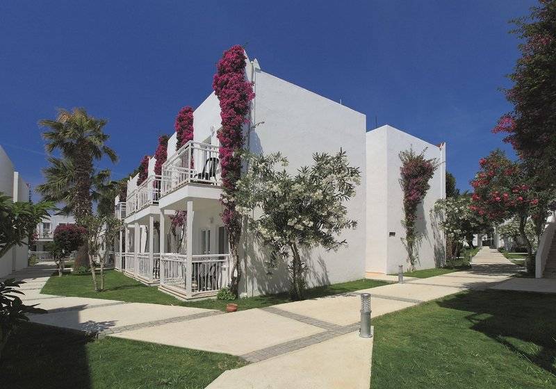 Petunya Beach Resort