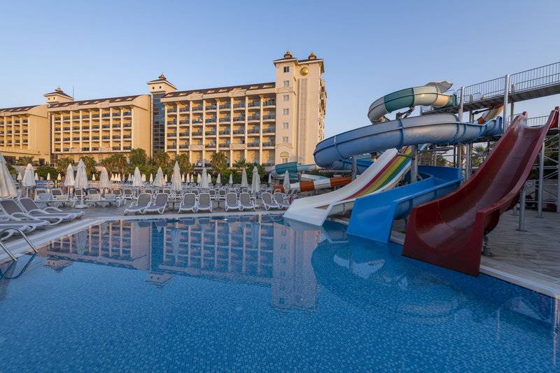 LRS Lake & River Side Hotel & Spa