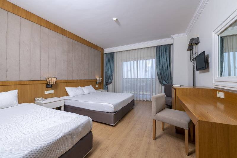 LRS Lake & River Side Hotel & Spa