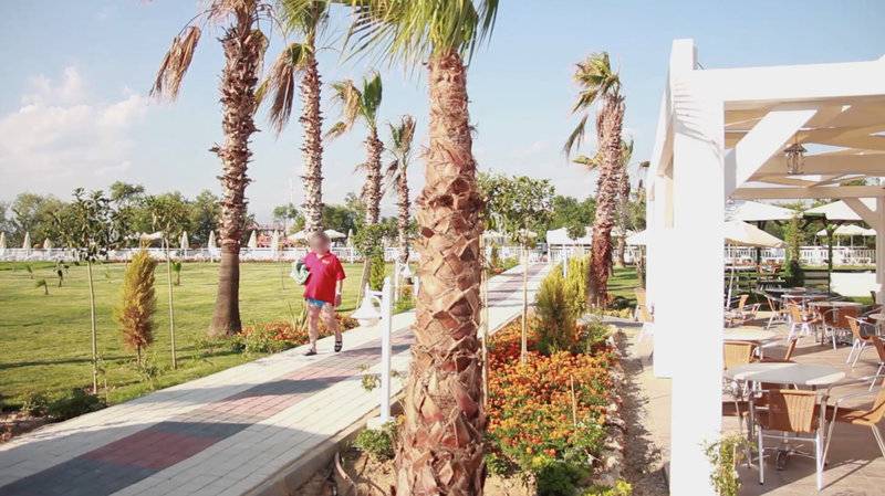 LRS Lake & River Side Hotel & Spa