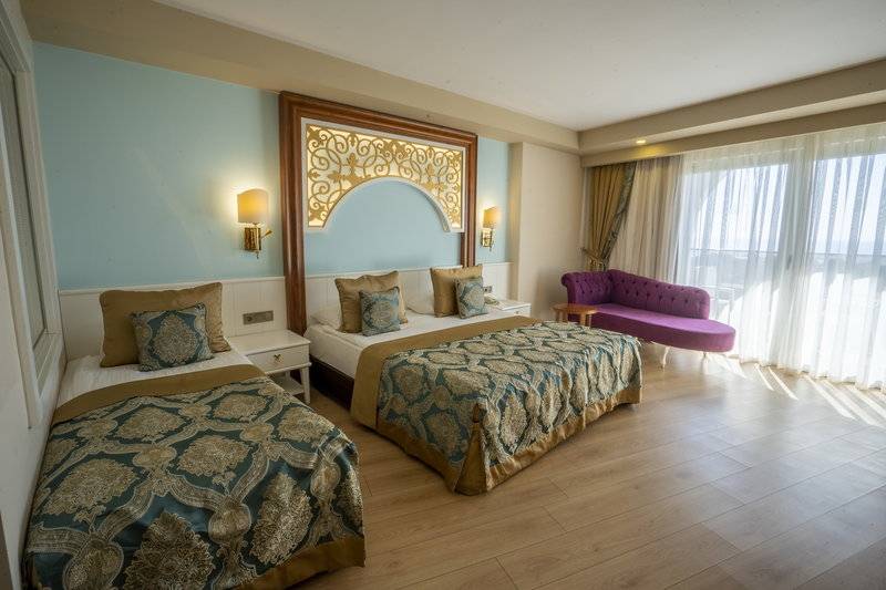 Jadore Deluxe Hotel & Spa