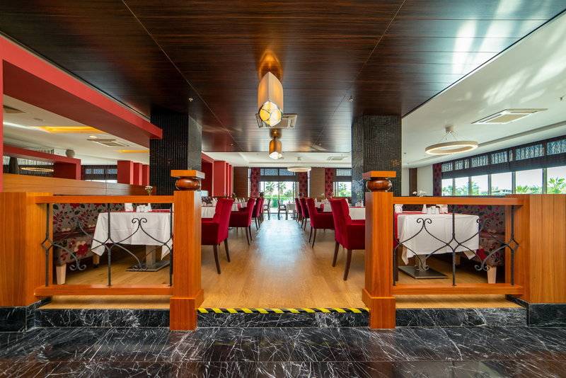 Commodore Elite Suites & Spa