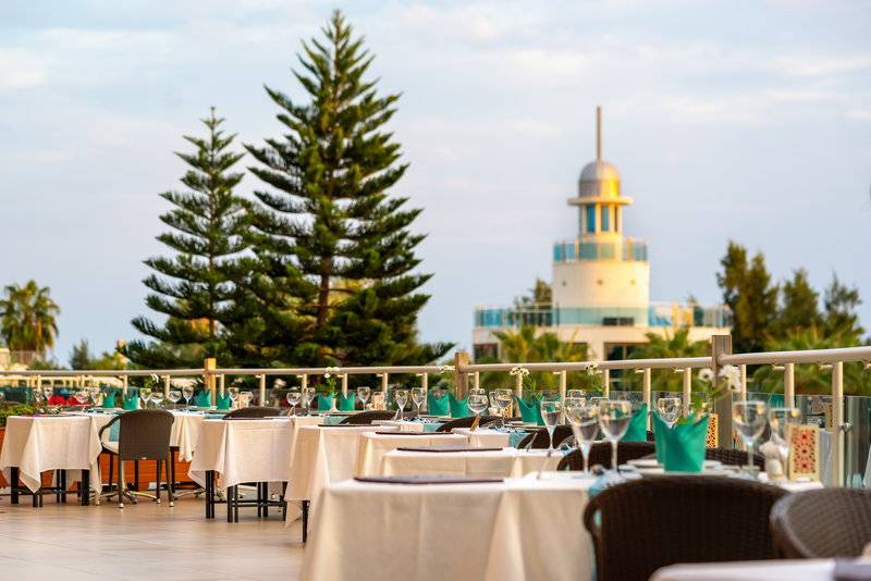 Commodore Elite Suites & Spa