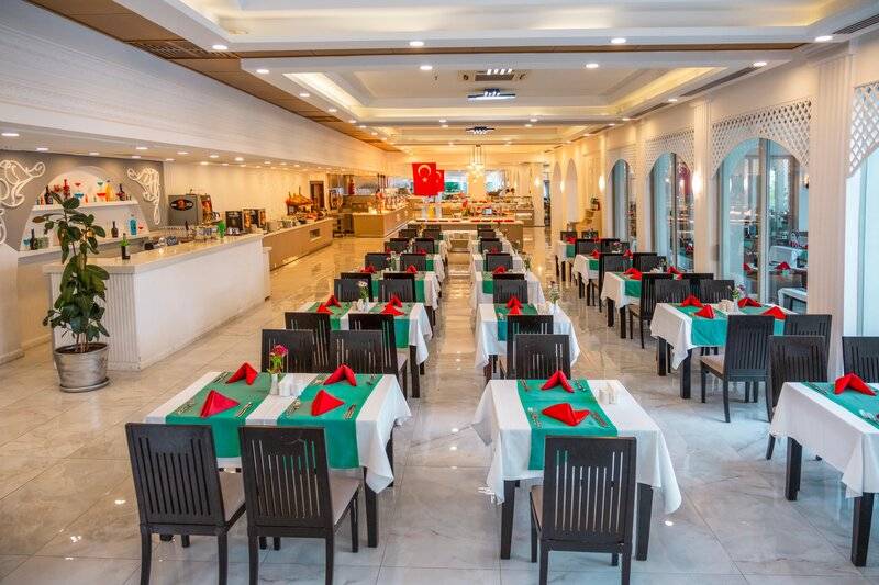 Royal Atlantis Spa & Resort