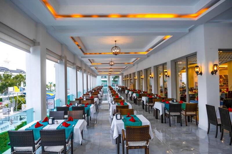 Royal Atlantis Spa & Resort