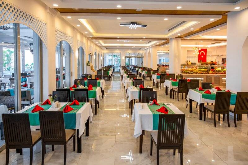 Royal Atlantis Spa & Resort