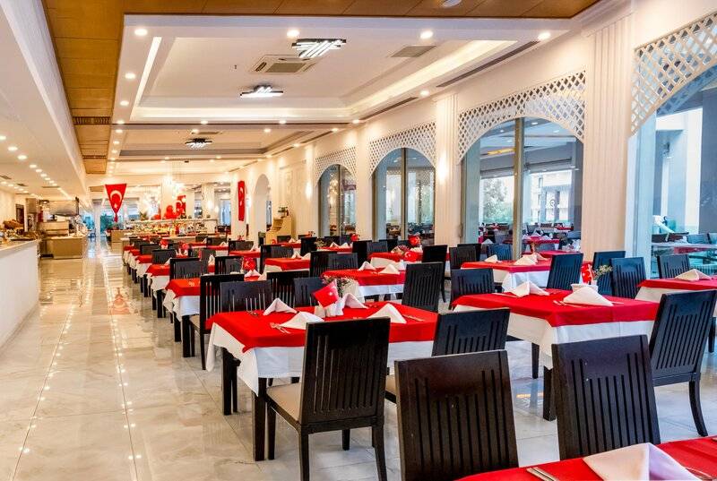 Royal Atlantis Spa & Resort