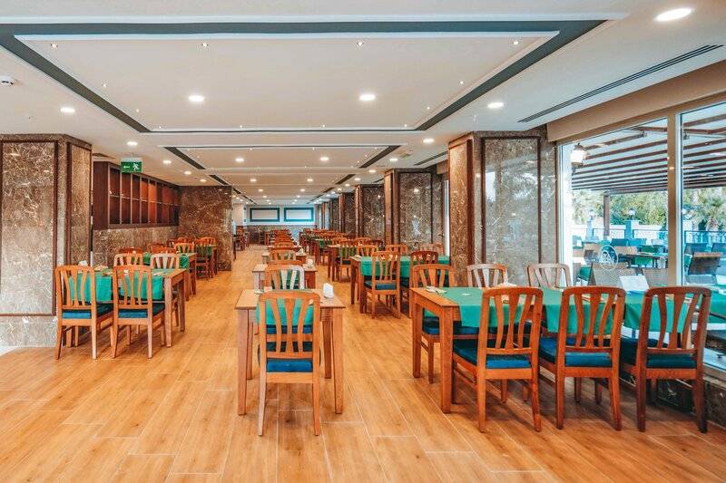 Royal Atlantis Beach