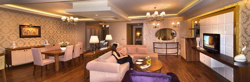 Royal Holiday Palace