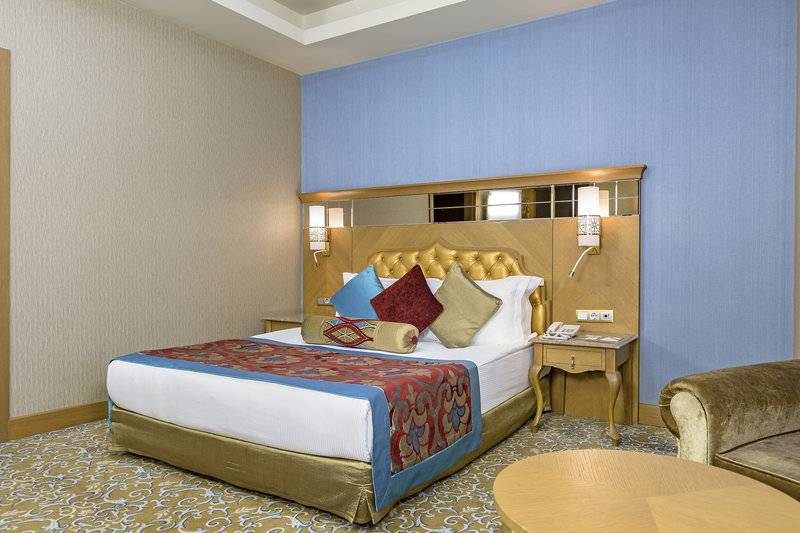 Royal Holiday Palace