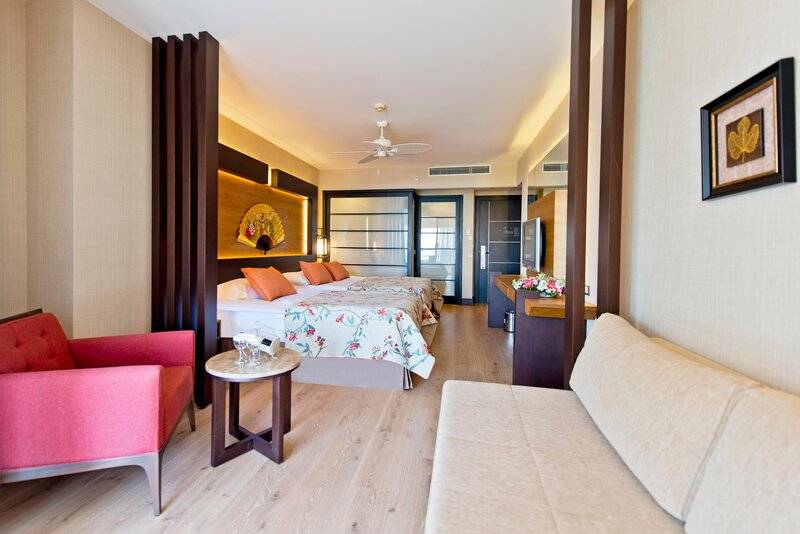 Limak Lara Deluxe Hotel & Resort