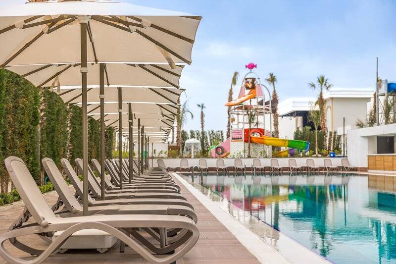 Serenity Queen Hotel