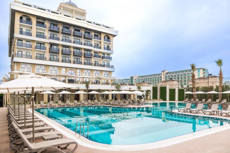 Serenity Queen Hotel