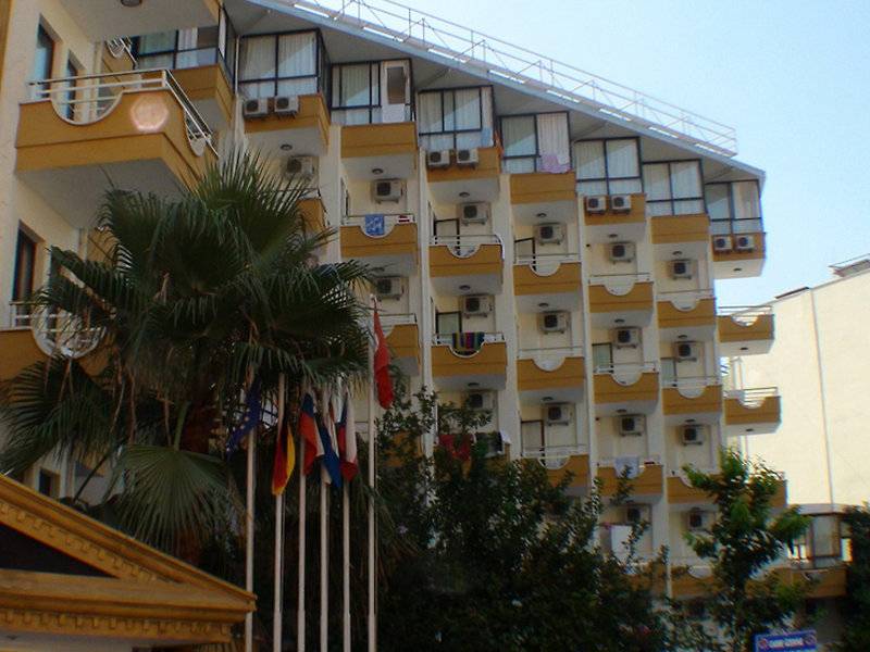 Monte Carlo Hotel