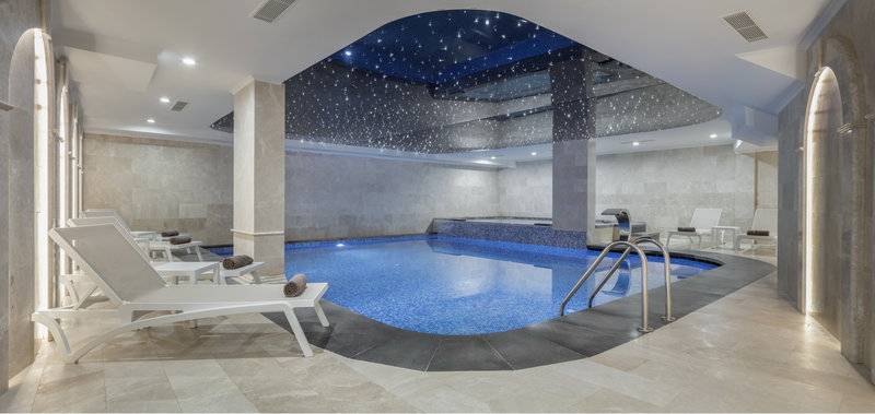 Blue Marlin Deluxe Spa & Resort