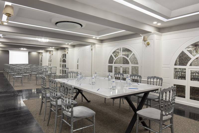 Blue Marlin Deluxe Spa & Resort