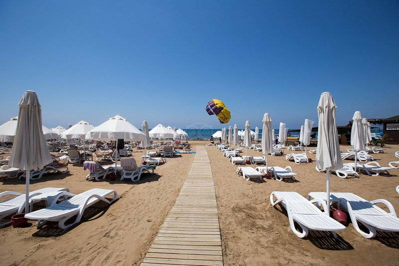 Sunrise Queen Luxury Resort & SPA