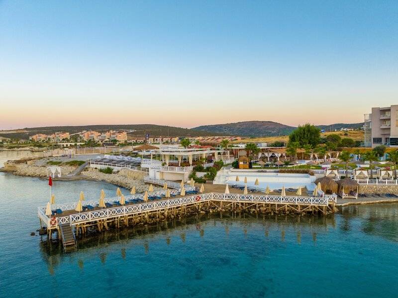 Design Plus Seya Beach Hotel