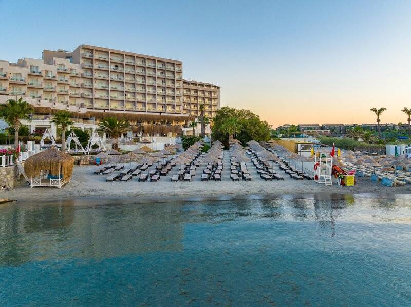 Design Plus Seya Beach Hotel