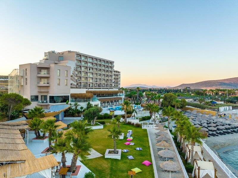 Design Plus Seya Beach Hotel