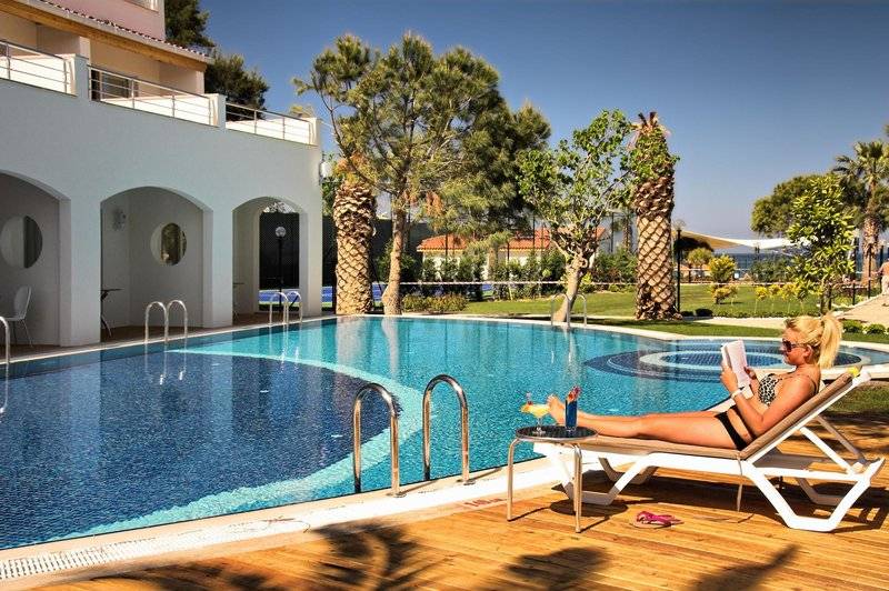 Batihan Beach Resort & Spa