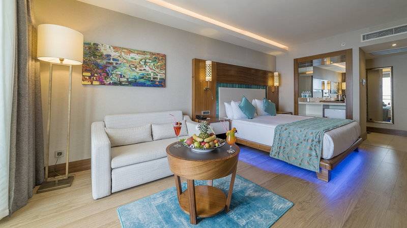 Ramada Hotel & Suites by Wyndham Kusadasi