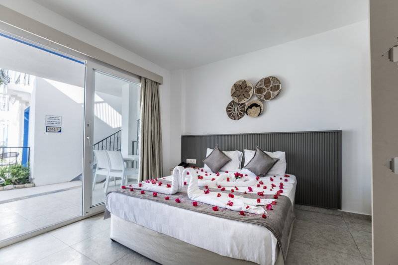 Bitez Paloma Family Club