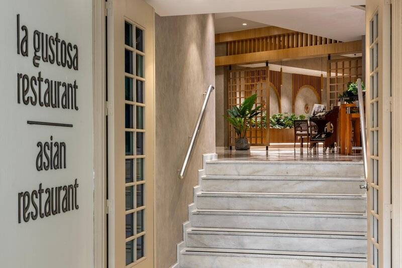 Seven Seas Hotel Life