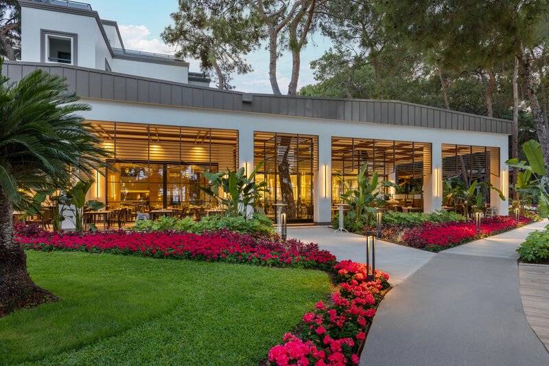 Seven Seas Hotel Life