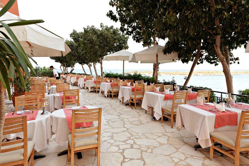 Three Corners Ocean View Hotel