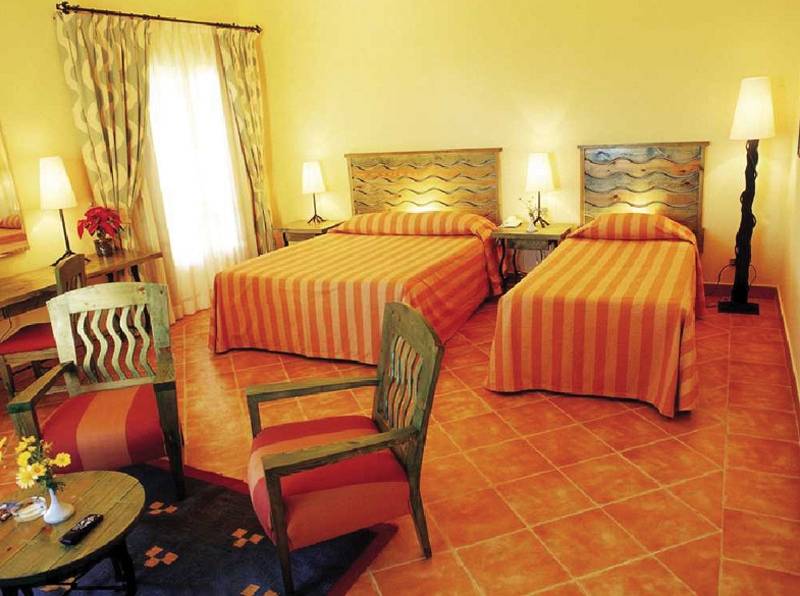 Three Corners Ocean View Hotel