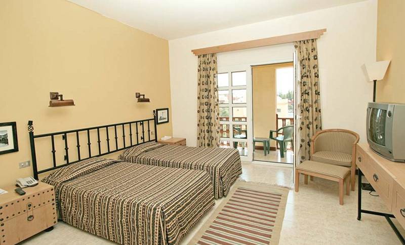 Three Corners Ocean View Hotel