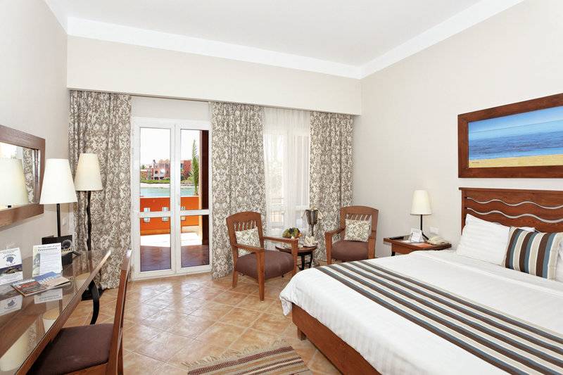 Three Corners Ocean View Hotel