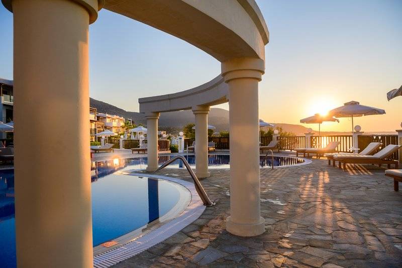 Alexander Beach Hotel & Village