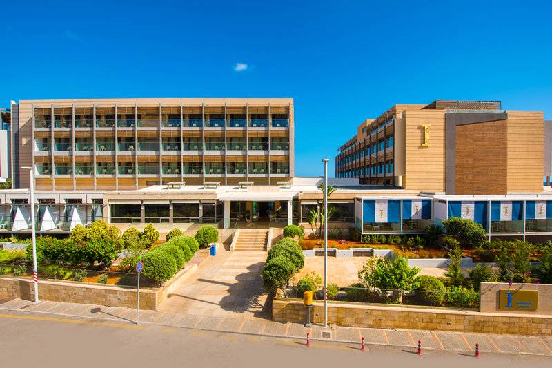 I Resort Beach Hotel & Spa