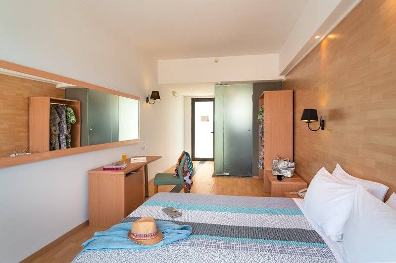 Gennadi Seaside Resort