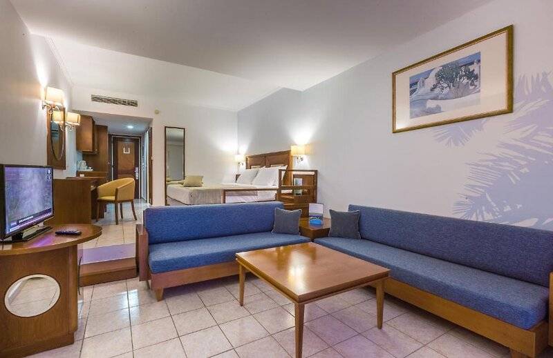 Kipriotis Maris Suites