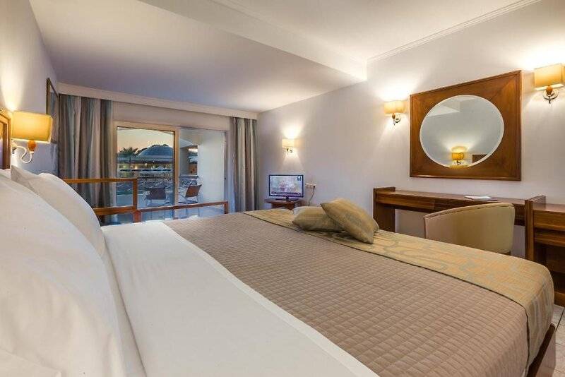 Kipriotis Maris Suites