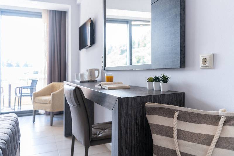 Lagomandra Hotel & Spa