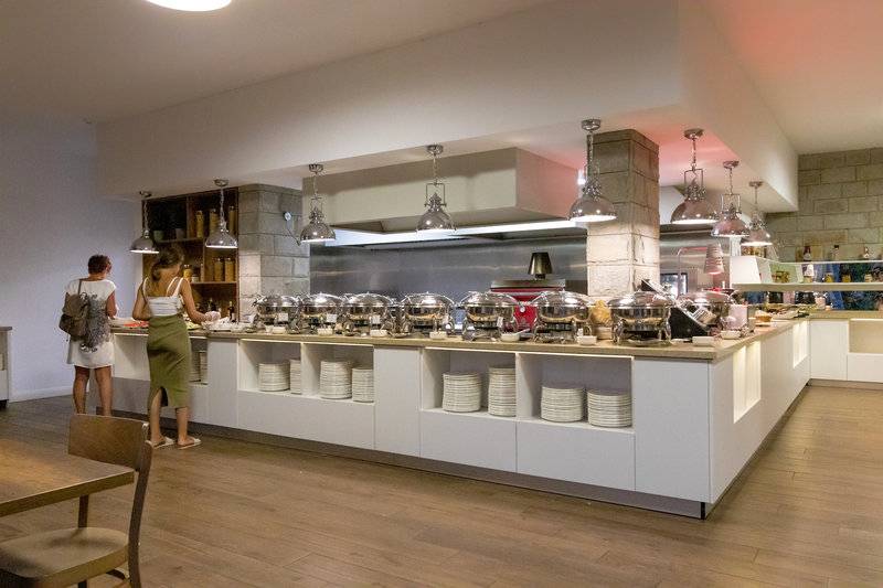 Cascadas Family Resort