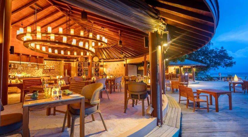 Centara Ras Fushi Resort & Spa Maldives