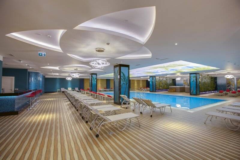 Azura Deluxe Resort & Spa Hotel