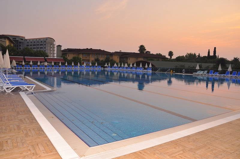 Lonicera World Hotel