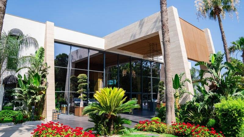 The Norm Collection Door'a