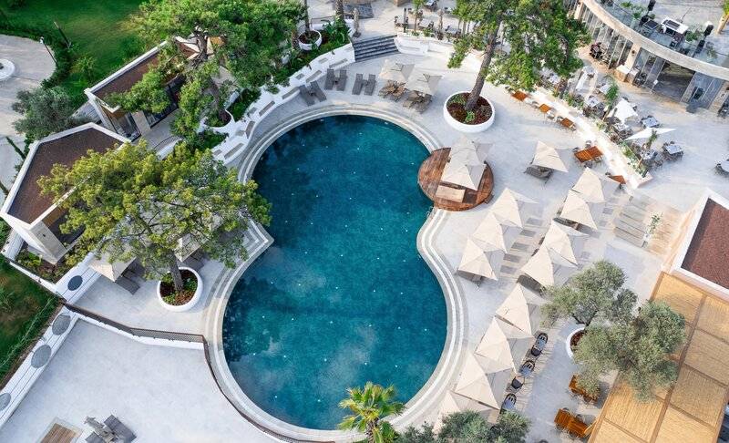 The Norm Collection Door'a