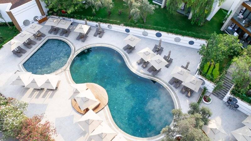 The Norm Collection Door'a